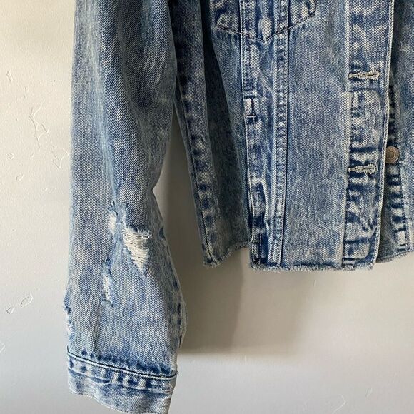 Jean Denim Distressed Acid Wash Raw Hem Jean Jacket - Picture 5 of 9
